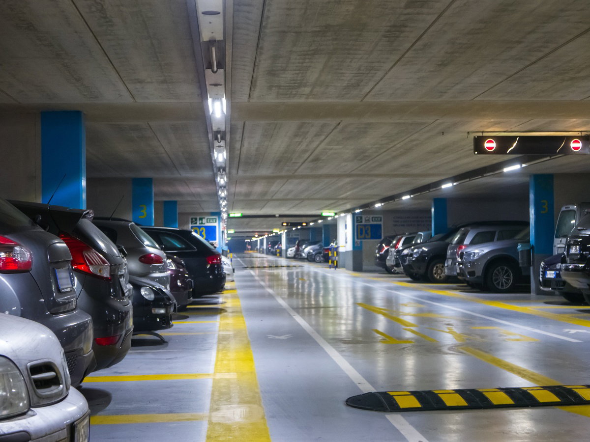 Pobrał bilet parkingowy, a mimo to zapłacił mandat. Taka pomyłka może zdarzyć się każdemu