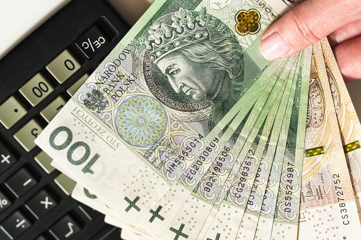 Od 2025 roku renta socjalna z nowym dodatkiem. Ile wyniesie świadczenie?