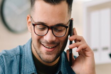 Mówisz tak, odbierając telefon? Może cię to wpędzić w kłopoty
