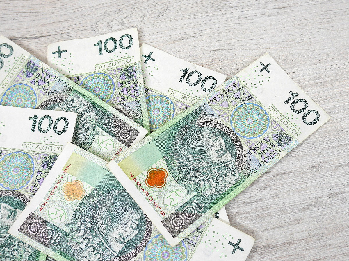 Nawet 2 tys. zł więcej do pensji. Taka umiejętność w CV jest na wagę złota