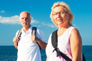 Emeryci nad morzem