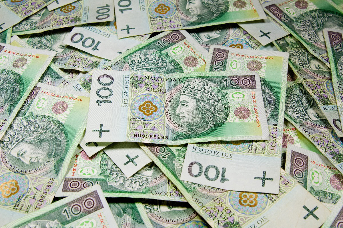 Kolejna grupa osób dostanie ponad 300 zł. Prezydent podpisał ważną ustawę