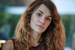 pewna siebie kobieta