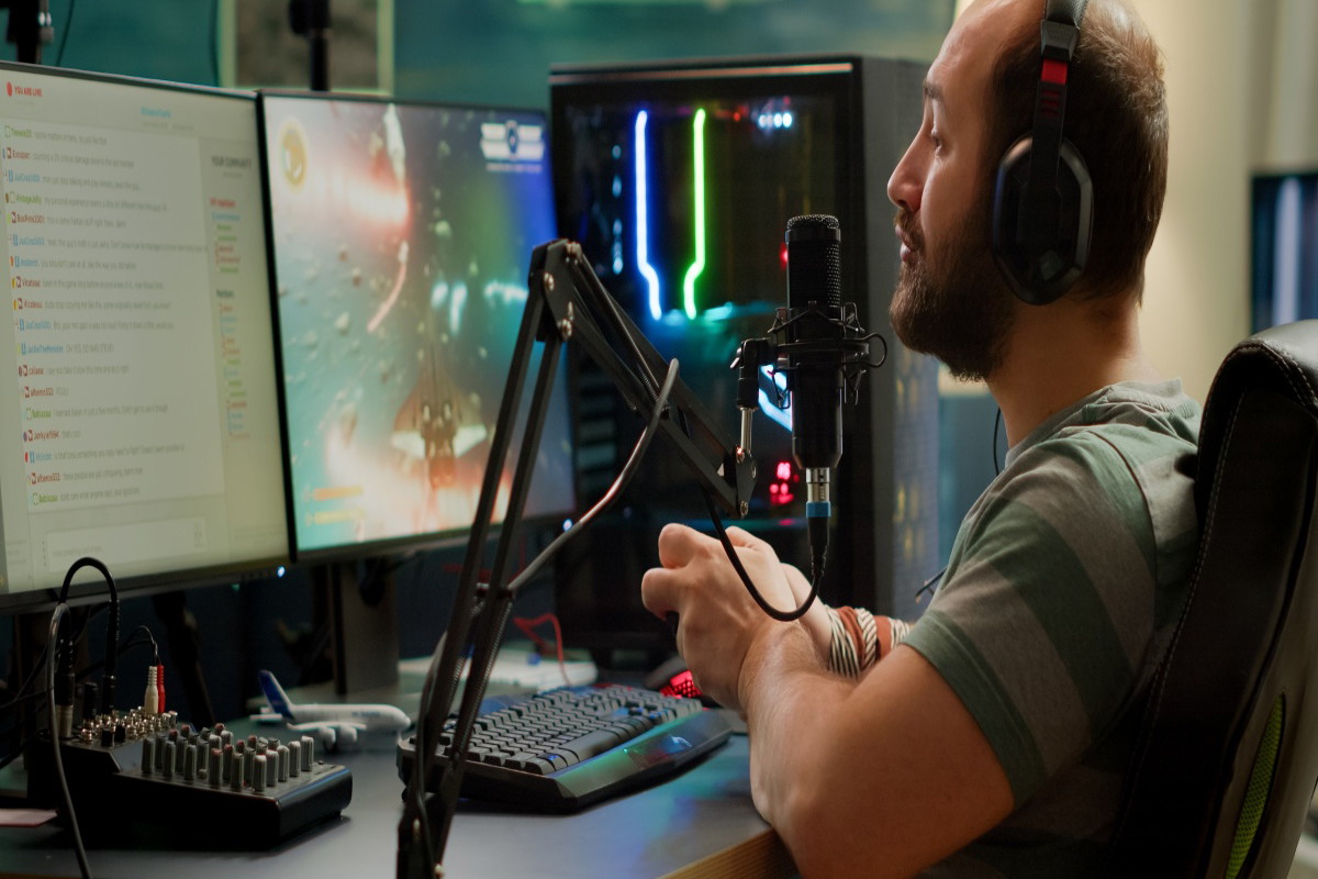 Całymi dniami grają w gry i jeszcze im za to płacą. Ile zarabiają streamerzy?