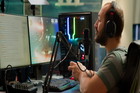 Całymi dniami grają w gry i jeszcze im za to płacą. Ile zarabiają streamerzy?