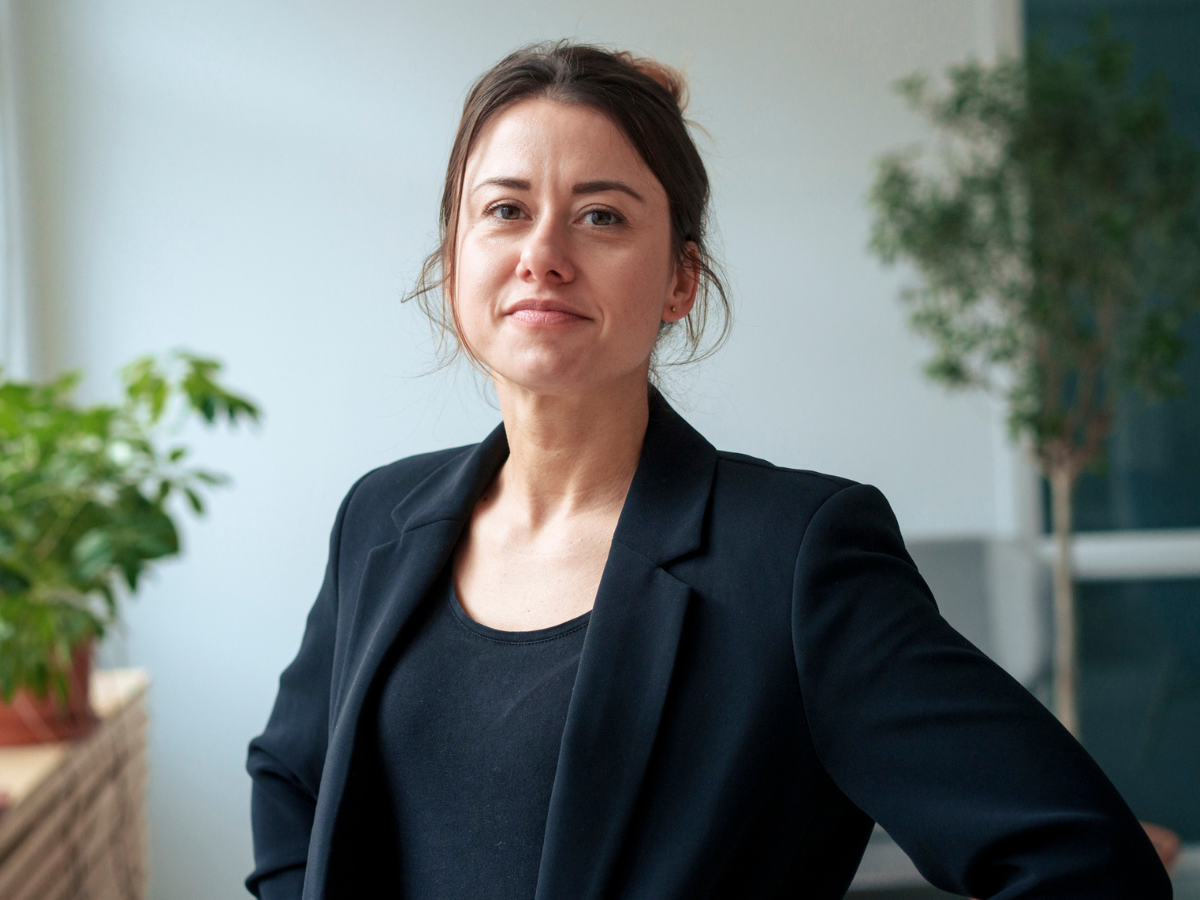 pewna siebie kobieta