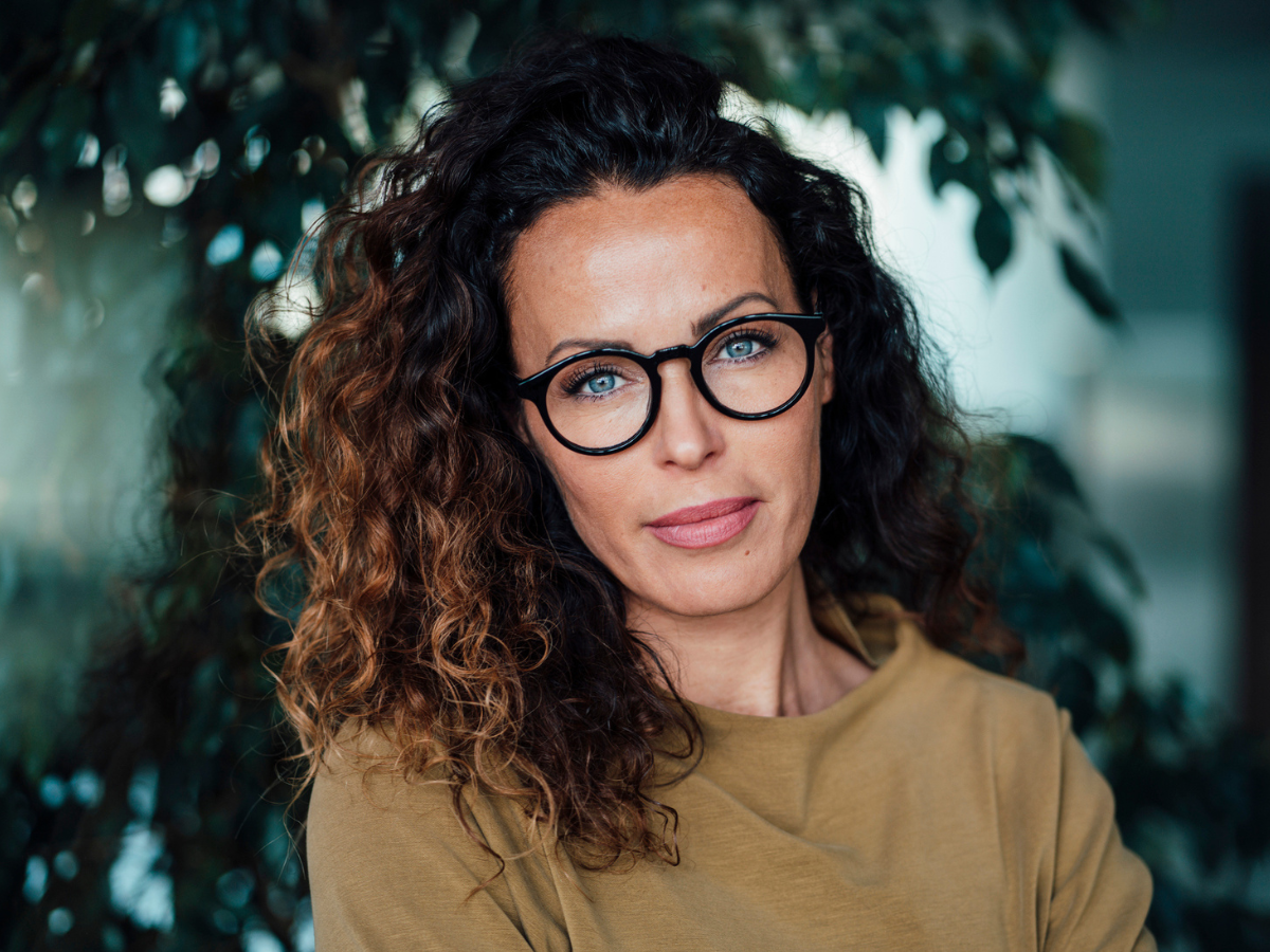 pewna siebie kobieta