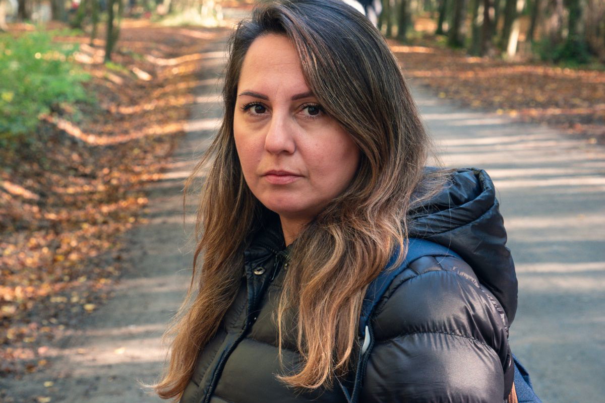 Poważna kobieta 40