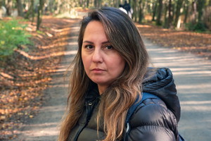 Poważna kobieta 40