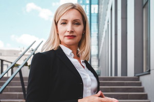 Kobieta zimna bizneswoman