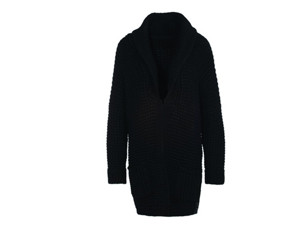 Czarny sweter maxi C&A, ok. 99 zł