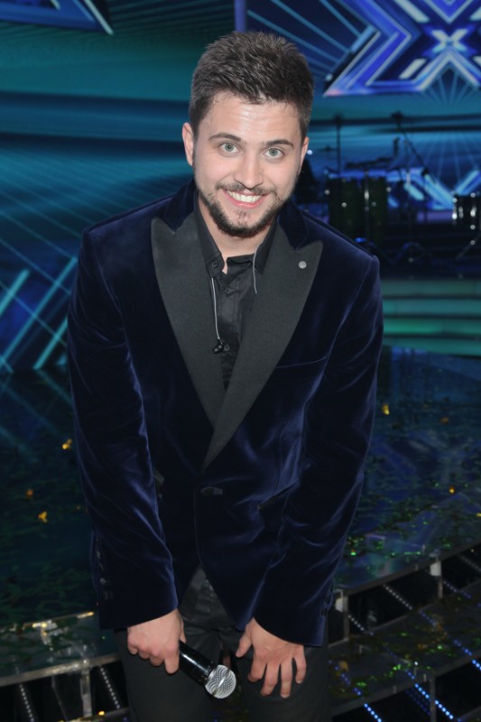 Artem zaskoczony i szczęśliwy