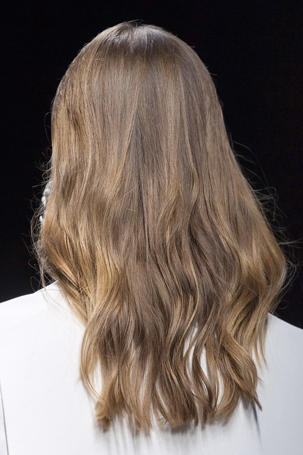 Bronde z delikatnymi pasemkami