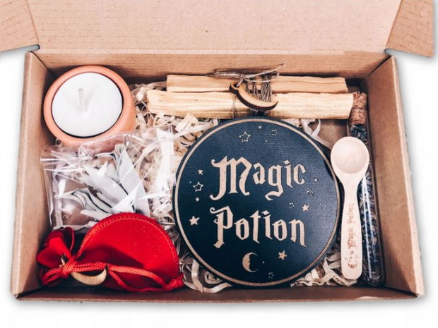 Zestaw dla współczesnej czarownicy Magic Potion, cena 54,99 zł