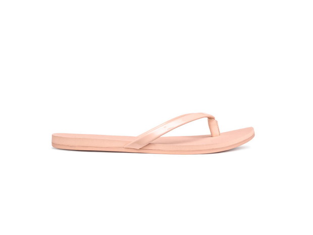 Japonki w kolorze nude, H&M, cena ok. 27,90 zł