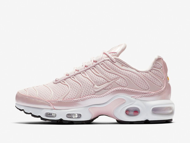 Nike buty damskie Air Max Plus Premium, cena ok. 719 zł