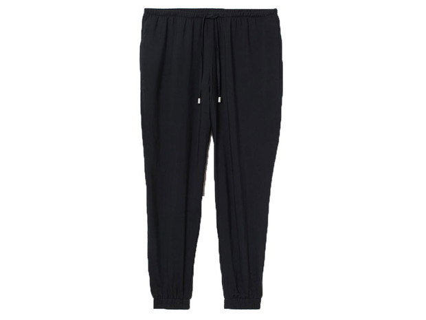 Czarne alladynki, H&M, cena ok. 59,99 zł