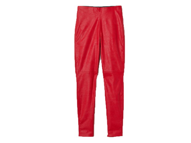 Czerwone spodnie woskowane, H&M, cena ok. 79,99 zł