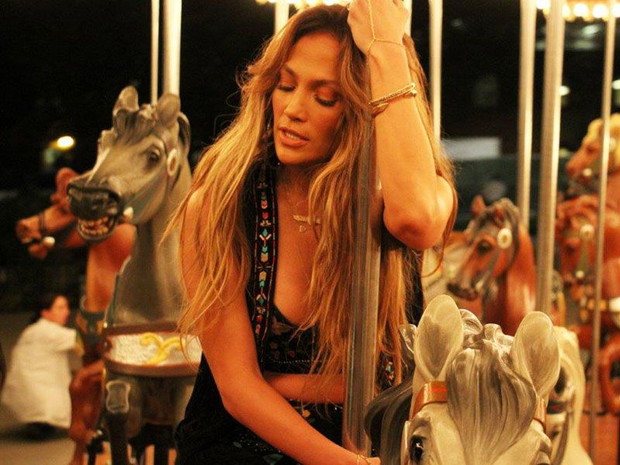 Jennifer Lopez na planie teledysku El Mismo Sol