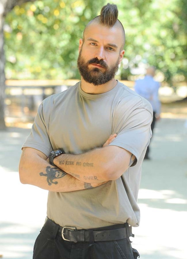 Piotr Stramowski z irokezem