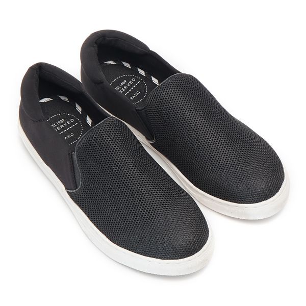 Czarne trampki slip-on Reserved, cena, ok. 99,99 zł