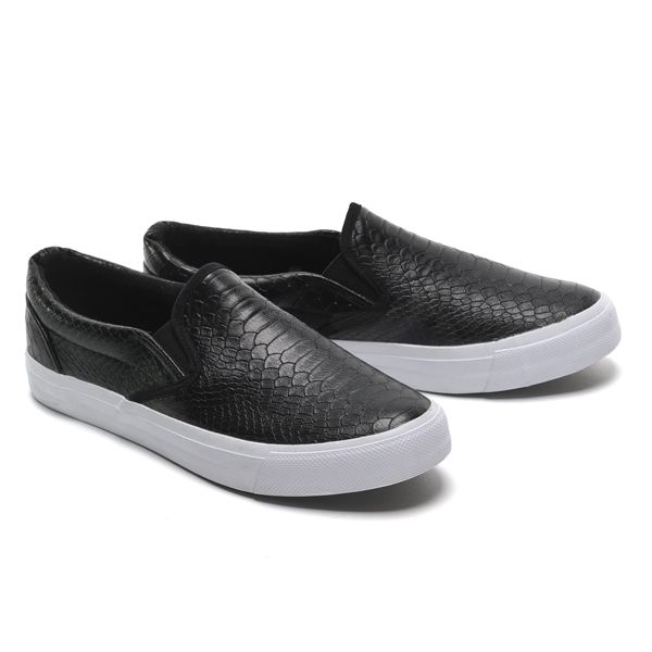 Czarne trampki slip-on Sinsay, cena, ok. 79,99 zł