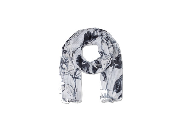 Szal we wzory C&A, cena ok. 34,90 zł