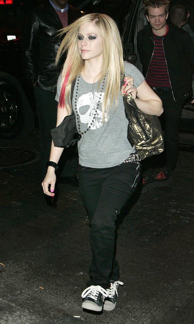 ALLONS269194Avril-Lavigne-01-81d684b