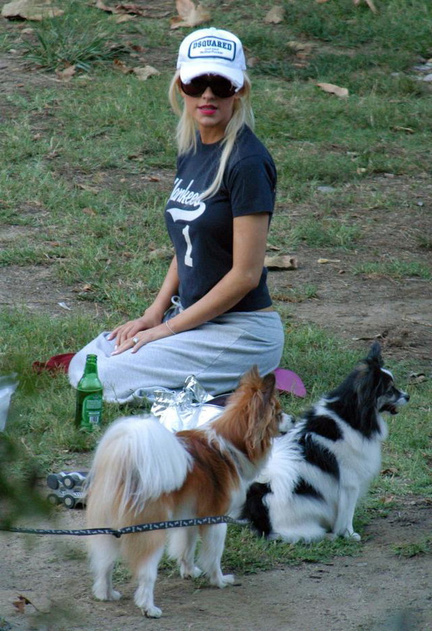 ALLONS228895Christina-Aguilera-6dd5d9a