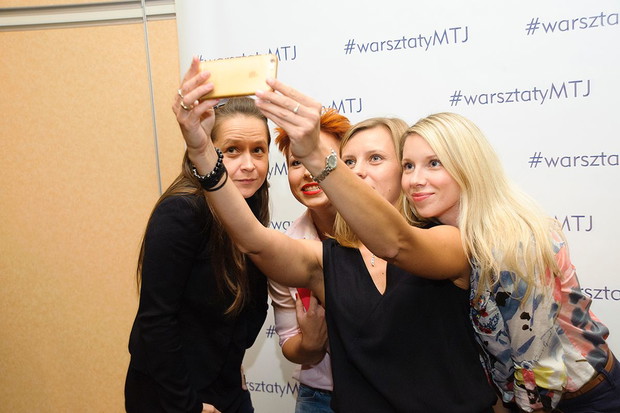 Obowiązkowo: grupowe selfie na ściance!
