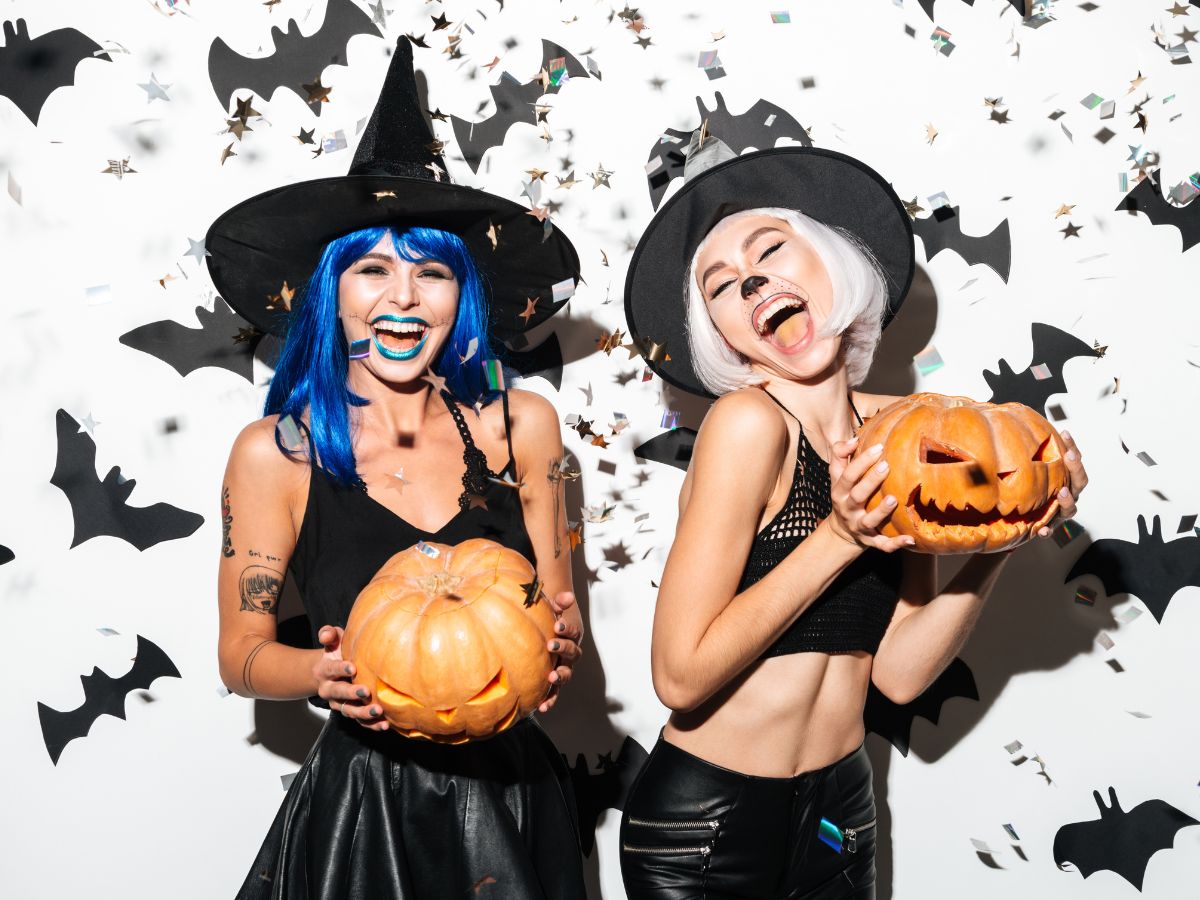 W co sie ubrać na Halloween 2023? Stylizacje na Halloween dla kobiet, pomysły na halloweenowy strój