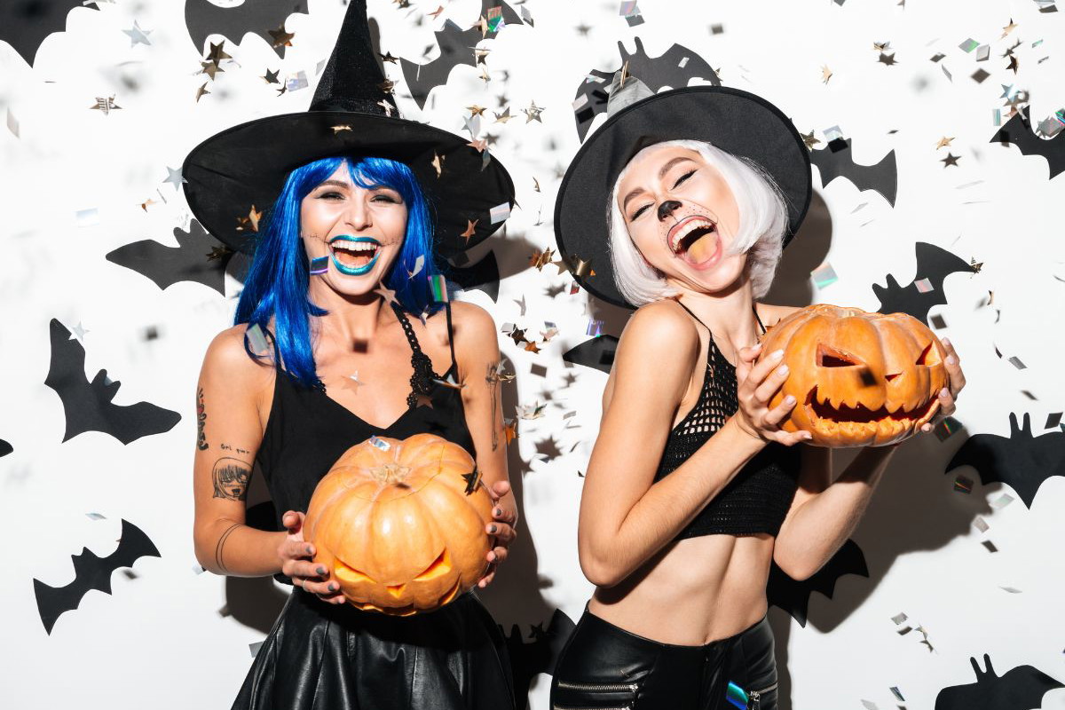 W co sie ubrać na Halloween 2023? Stylizacje na Halloween dla kobiet, pomysły na halloweenowy strój
