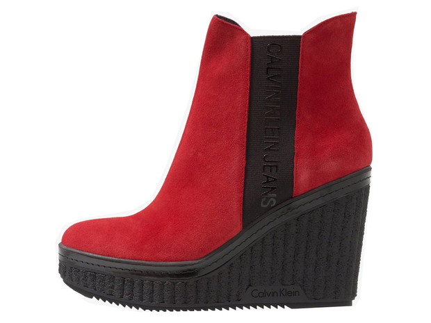 Czerwone buty na koturnie Calvin Klein – Zalando, cena ok. 508 zł