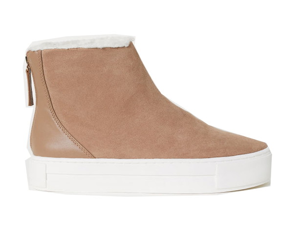 Zamszowe buty na koturnie H&M, cena ok. 129 zł