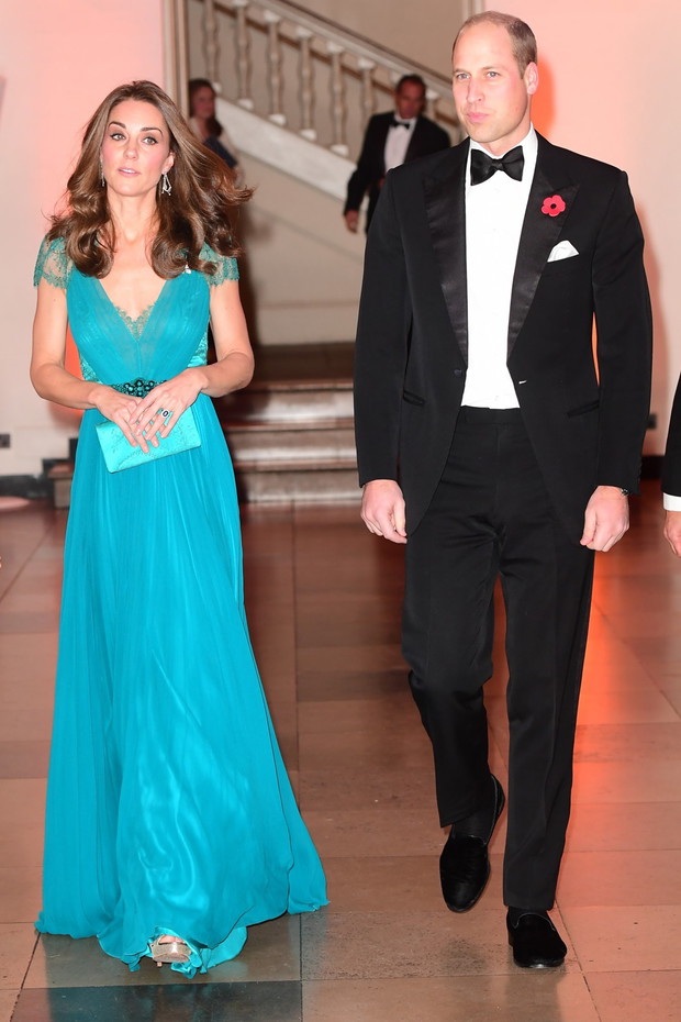 DUKE AND DUCHESS OF CAMBRIDGE TUSK