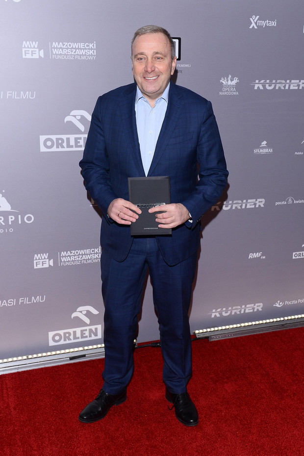Grzegorz Schetyna na premierze filmu „Kurier”