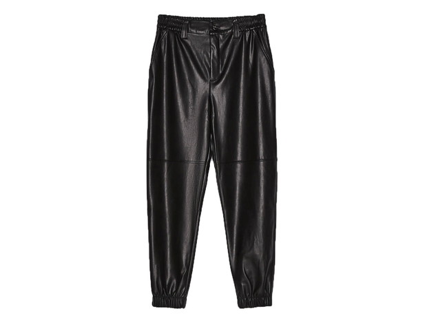 Joggersy ze sztucznej skóry, Bershka, cena ok. 89,90 zł