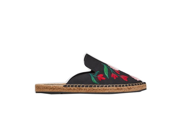 Haftowane klapki typu espadryle Zara, cena 89 zł