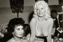 Jayne Mansfield i Sophia Loren w 1957 roku