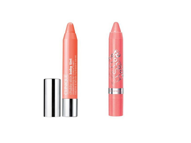 Szminka do ust Clinique, cena, ok. 79 zł vs. Szminka do ust Rimmel London Lasting Finish Colour Rush, cena, ok. 21 zł