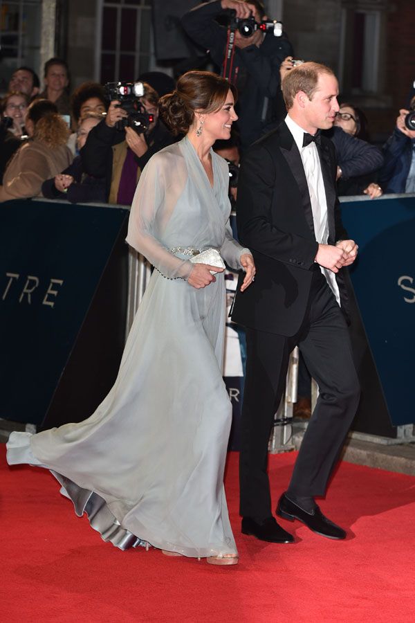 Księżna Kate w kreacji Jenny Packham na premierze najnowszego Bonda - Spectre
