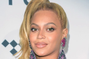 Seksowna Beyonce na koncercie Tidal - co za dekolt