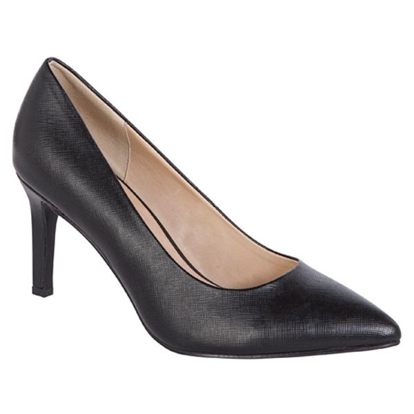 Buty na niewysokim obcasie F&F, cena ok. 75 zł