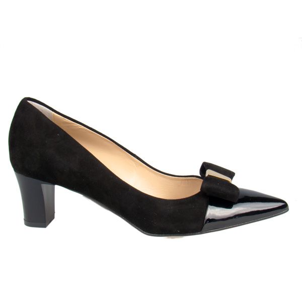 Buty na niewysokim obcasie Solo Femme, cena ok. 308 zł
