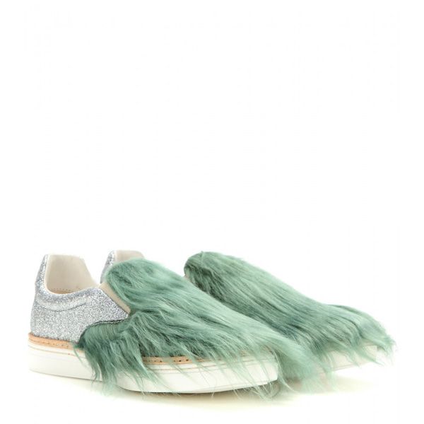 Futrzane trampki Maison Margiela, cena ok. 2200 zł