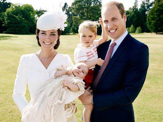 Oficjalne zdjęcia z chrztu księżniczki Charlotte Elizabeth