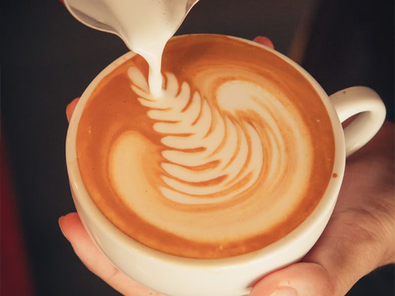 jak stworzyć wzorki na kawie, jak zrobić wzorek na kawie, jak zrobić wzorek na latte, latte art