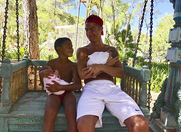 Cristiano Ronaldo spełnia się jako ojciec