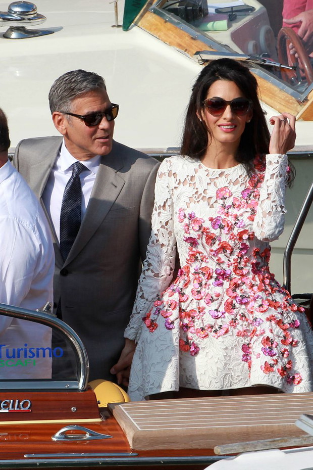 Amal Alamuddin i George Clooney na własnym ślubie