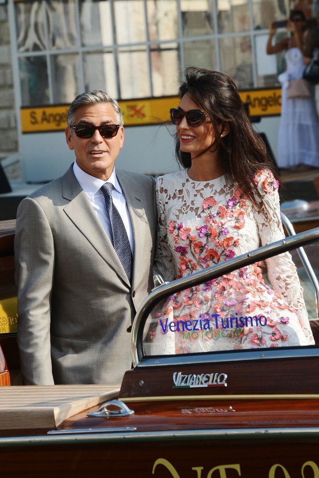 Amal Alamuddin i George Clooney na własnym ślubie
